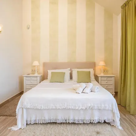 Beachfront Penthouse Elviria Playa * Marbella