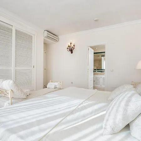Beachfront Penthouse Elviria Playa *